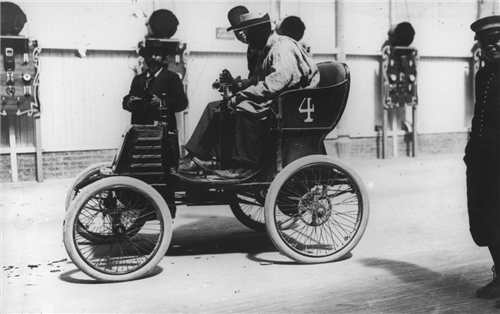 115 lat Renault Voiturette